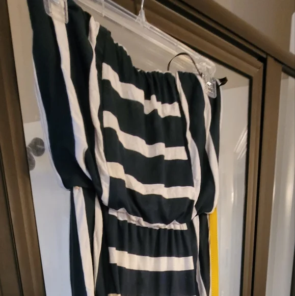 Maxi - Picture 1 of 4